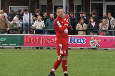 Len van Gestel hoopt vanaf Curaçao vurig op promotie van Geldrop 1